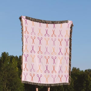 Schaar lesbische vlag gooien deken subtiele lesbische trots cadeau voor kerst saffier decor geweven deken tapijt maximalist WLW aangepaste cadeau afbeelding 2