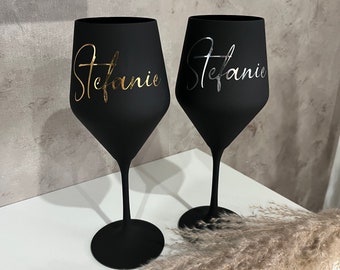 Wine glass matt black with desired name