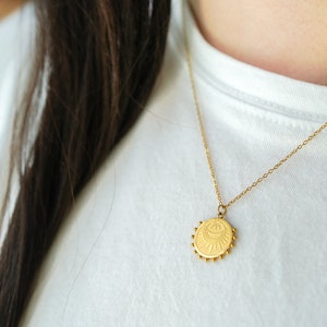 18K Gold Coin Necklace, Dainty Sun Necklace, Sun Pendant Necklace, Minimalist Medallion Necklace, Sunshine Necklace, Christmas Gifts for Her