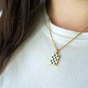 Collana placcata in oro 18 carati, collana a scacchi, collana geometrica in bianco e nero, motivo a scacchi, collana impermeabile, regali di Natale