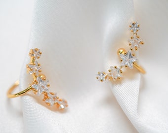 Sterne Ohrmanschette, Ohrmanschette kein Piercing, Gold Ohrmanschette, Stern Kristall Schmuck, Kristall Ohrringe, süße Ohrringe, Stern und Mond Ohrringe, Weihnachten