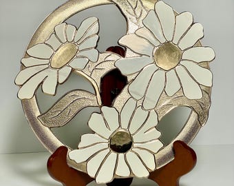 Vintage WM. A. Rogers LTD.  Daisy Flowers Trivet