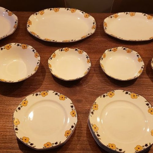 RARE Vintage 1920's Homer Laughlin Flower Pattern shops Dinnerware (Made 1926-28)