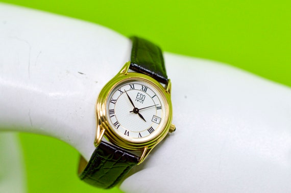 Esq deals gold watch