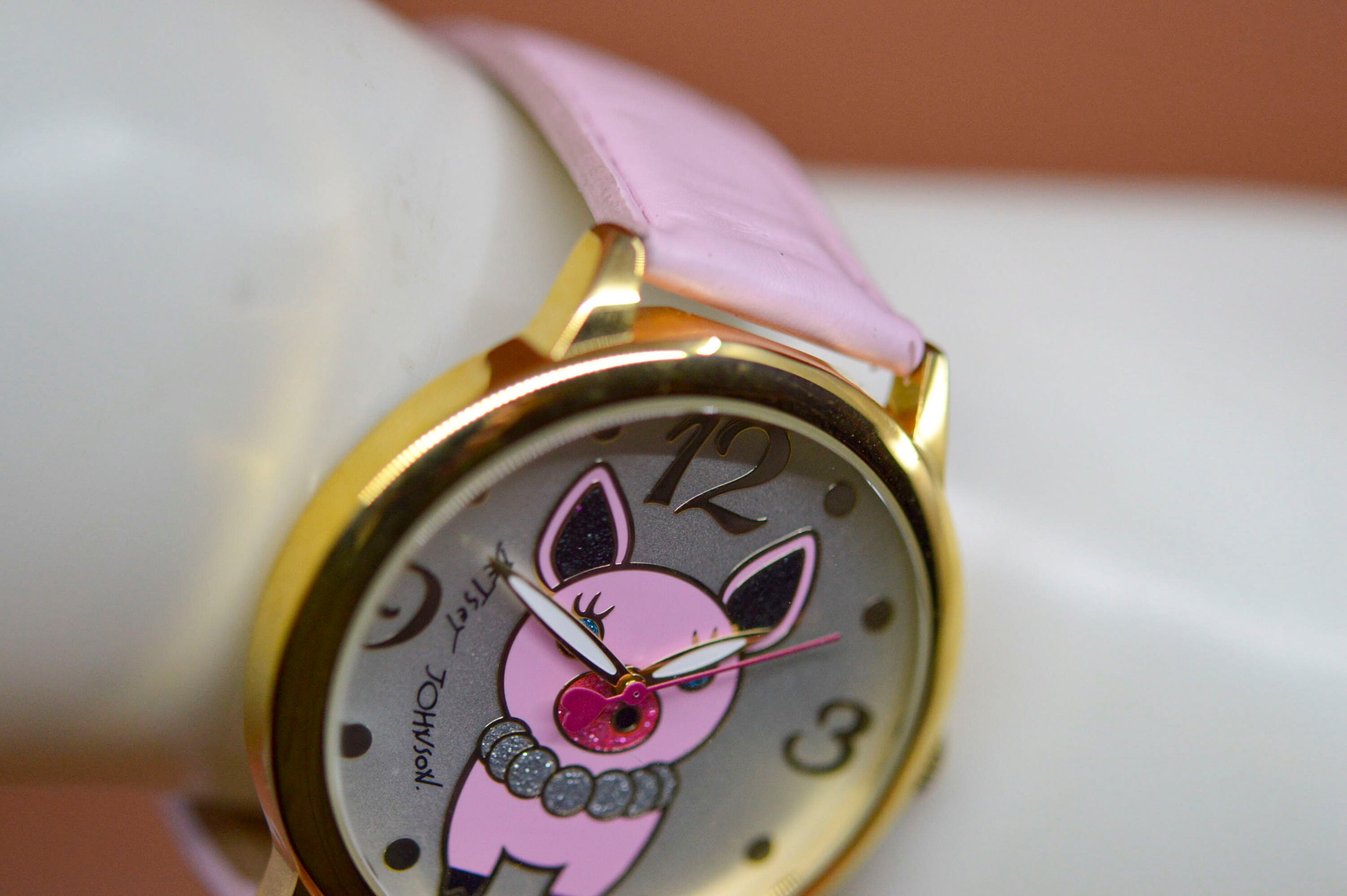 Betsey Johnson gold tone White dial pink bracelet womens wrist watch
