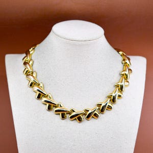 Gold tone, women&#39;s fashion necklace