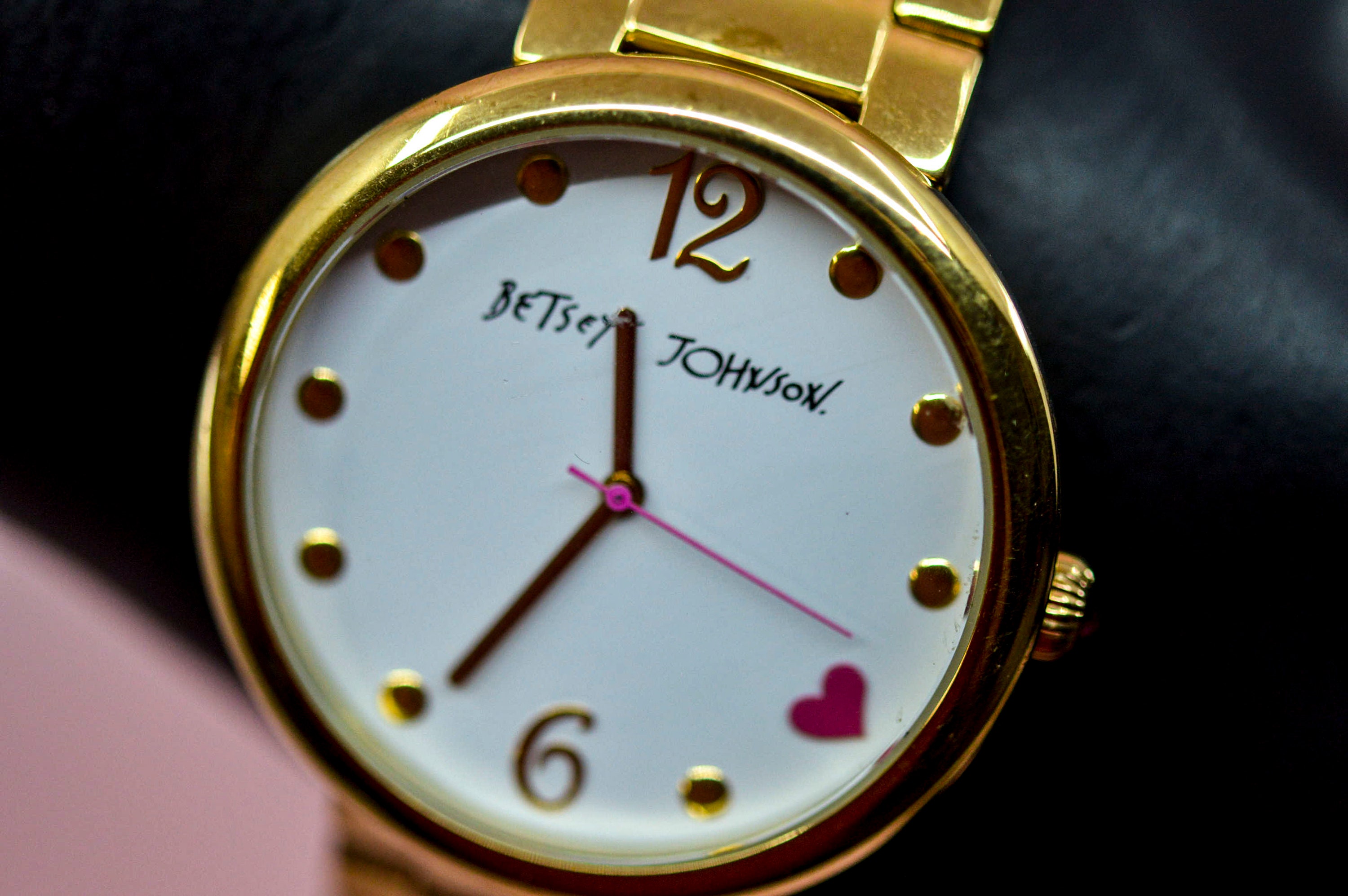 Betsey Johnson, Gold Tone White Dial, Womens, Fashion Watch  display picture 1