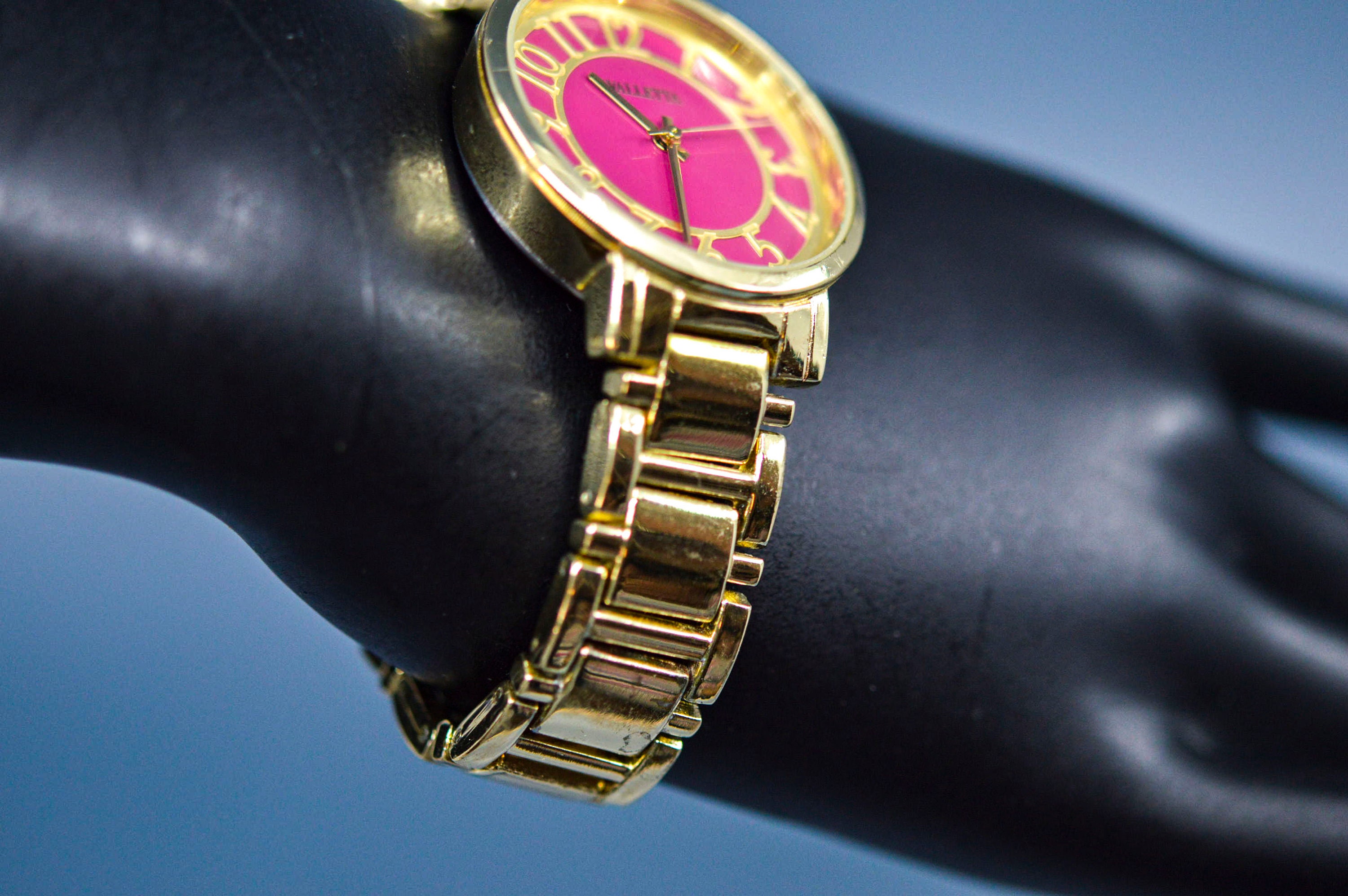 Valetta Women\'s Rose Gold and Red Timepiece Retrospecta Watch – PAUL VALENTINE main image 4