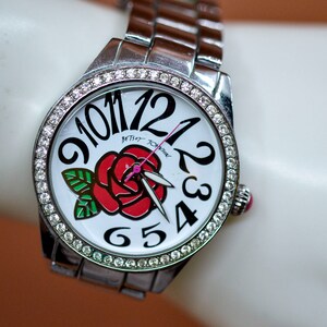 Betsey Johnson Silver Tone Heart Rose Watch Betsey Johnson Watch Womens Rose Gold Toned Heart Dial  main image 2