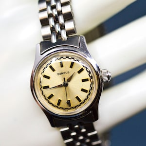 Vintage, Benrus, silver tone, mechanical, wind up , womens wrist watch