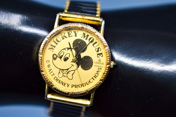 Vintage WDP Mickey Mouse Timex Watch Yellow Hands Walt Disney