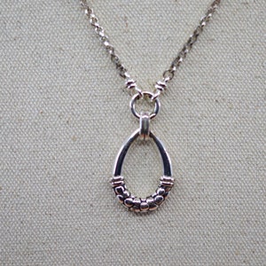 Silver tone, womens fashion necklace