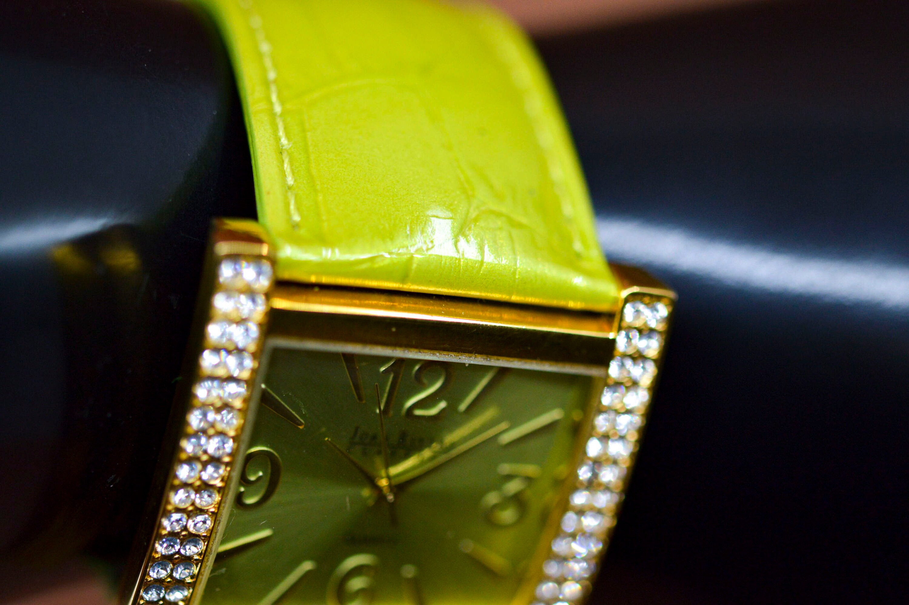 Joan Rivers Classsic , Green and Gold Tone, Womens,fashion 