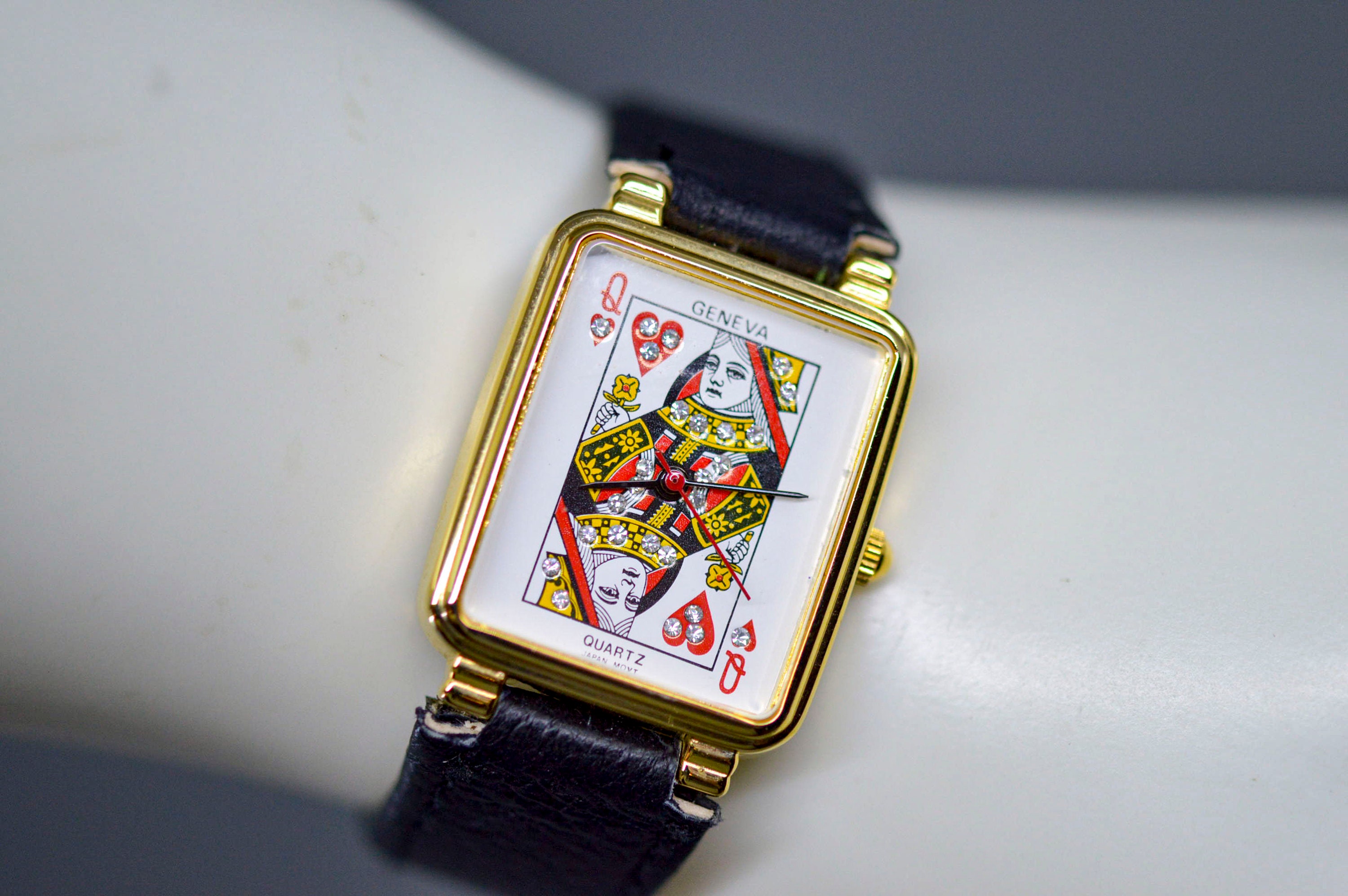 Vintage Queen of Hearts Watch Woman Gold Case Black Leather Band Needs Battery Vintage Rectangular Women main image 4