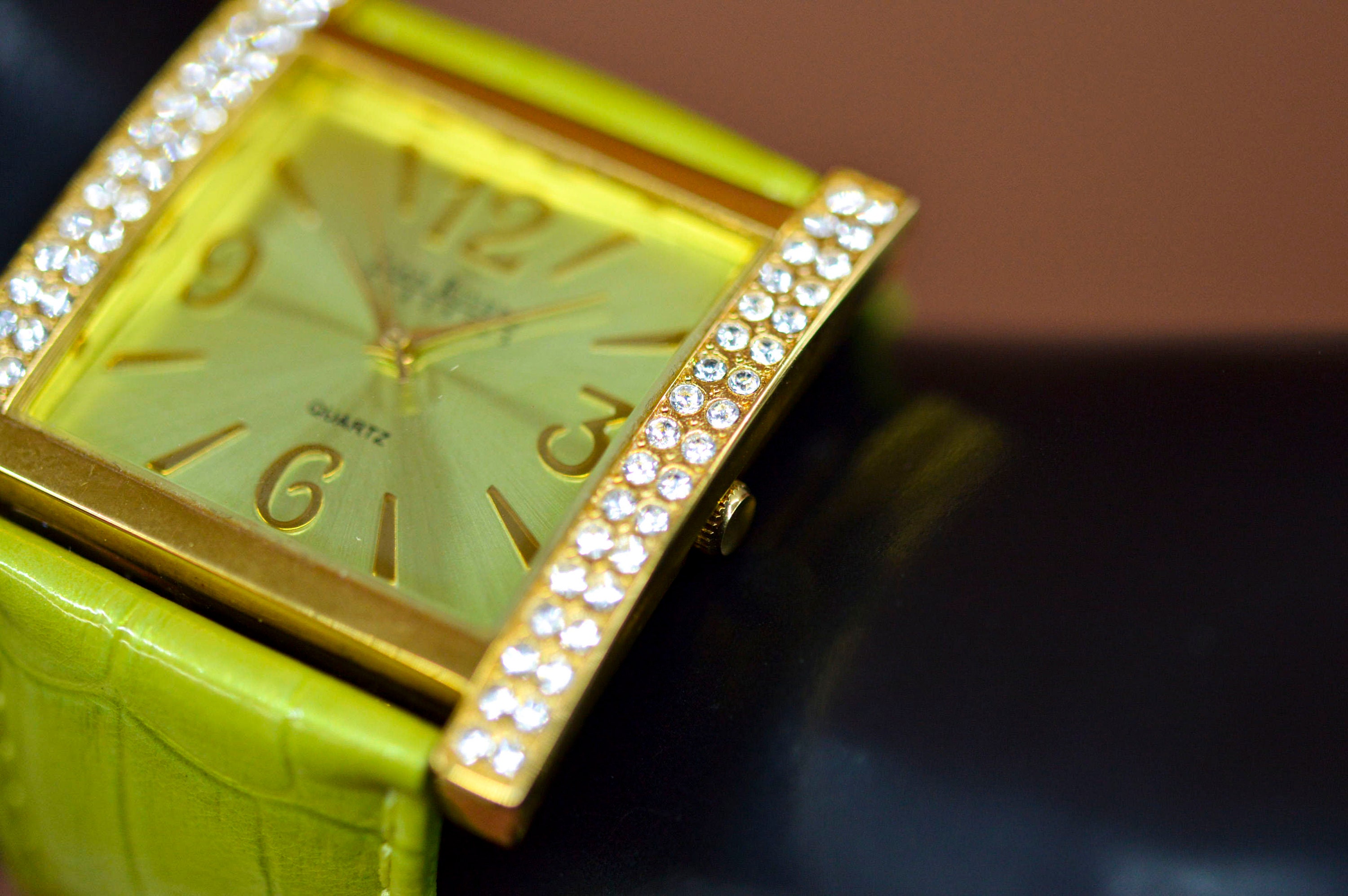 JOAN RIVERS COLLECTIBLE WATCHES SET OF 2 Yellow Green Joan Rivers Watches - Etsy main image 3