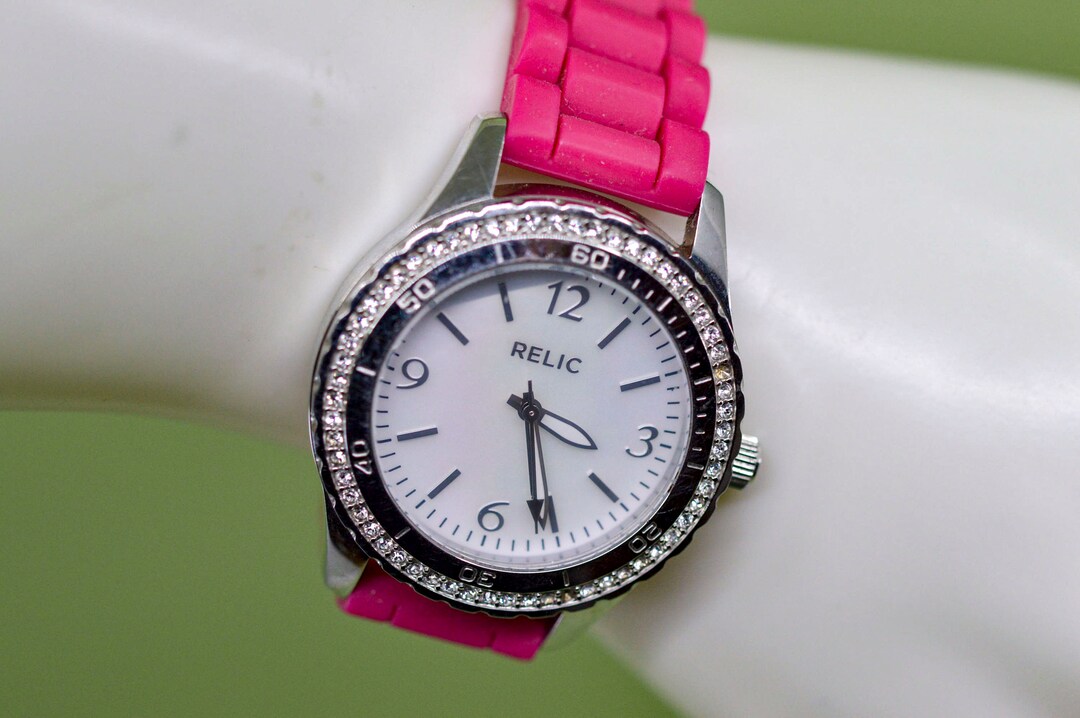 Relic, Silver Tone With Crystals, Pink Selicone Bracelet  display picture 2