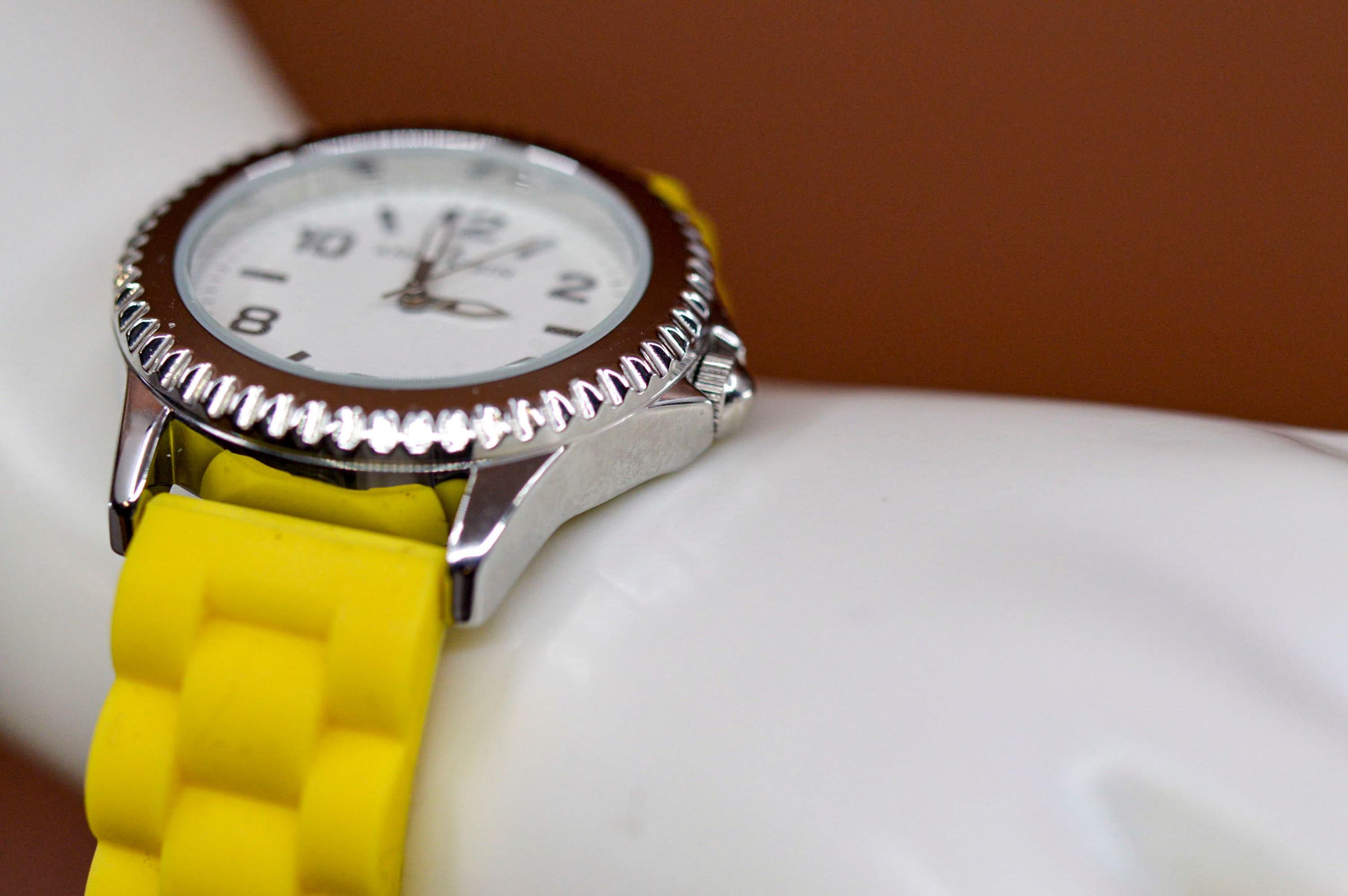 Anne Klein White/Yellow Lux.Watch Anne Klein, Yellow and Silver Tone, White Dial, Womens  main image 3