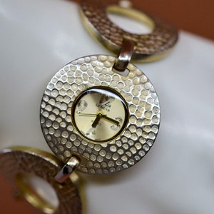 Gold tone, womens fashion wrist watch