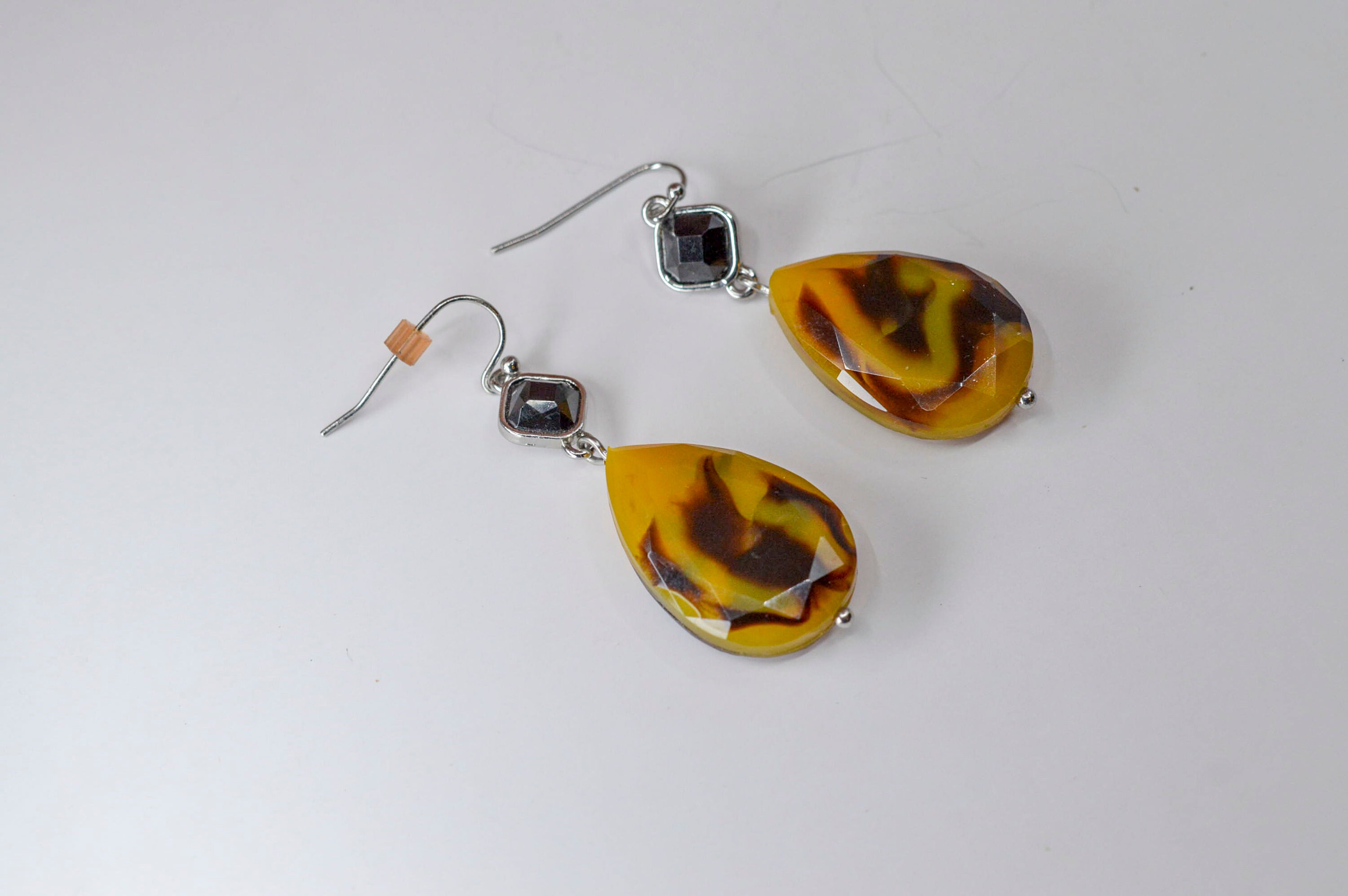Boucles D'oreilles Vintage Lia Sophia Métal Doré Strass Verre - Occasion Pendantes