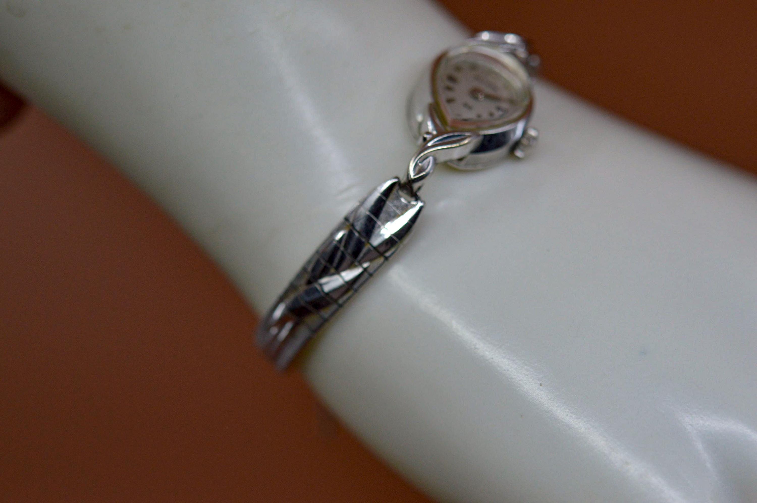 Vintage Bulova Womens Watch 14mm Silver Tone Manual Wind Swiss Expansion 14K White Gold Bulova 17 Jewel Manual Wind Dress Women main image 3