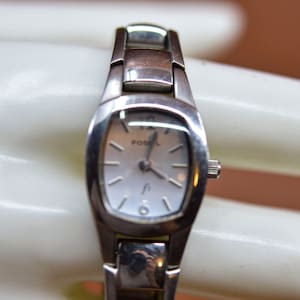 Fossil, silver tone, womesn fashion wrist watch