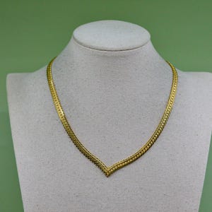 Gold tone, women&#39;s fashion necklace