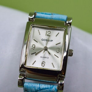 Silberton mit blauem Tonarmband, Damenmodeuhr