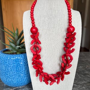 Vintage Red Coral Beaded Bold Necklace