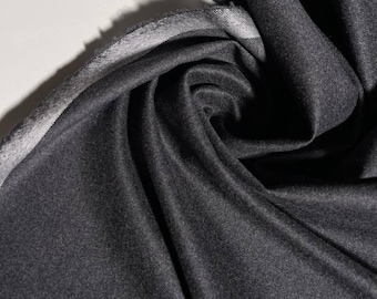 Elegante graue Wollflanell. Faltenresistent. Perfekter Stoff für Jacken, Hosen und Kleider.