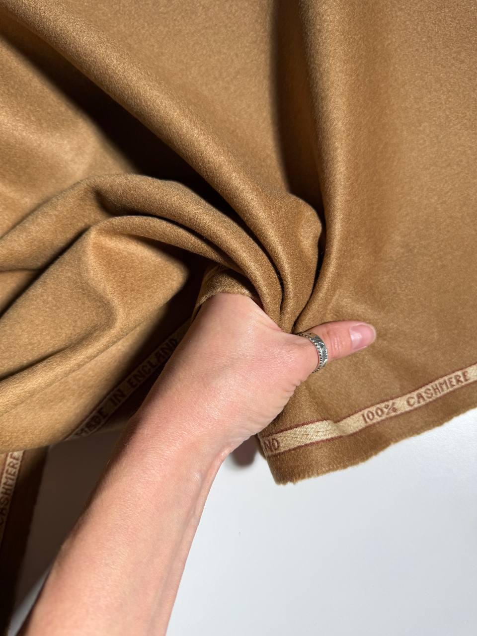 Tissu Max Mara Intrend Outlet 100% Polyester - Motif Animal/ Fleurs - Marron/jaune/beige