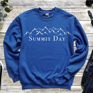 Winter Sweatshirt, Mountains Sweatshirt, Cozy Sweatshirt, Casual Style, Winter Style, Smart Casual