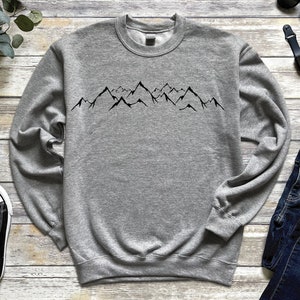 Winter Sweatshirt, Mountains Sweatshirt, Cozy Sweatshirt, Casual Style, Winter Style, Smart Casual