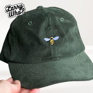 Casquette en velours côtelé avec abeille brodée | Chapeau unisexe ajustable en coton avec motif brodé | Amoureux de la nature, bourdon, guêpe, animal de compagnie, apiculteur, forêt