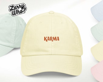 Casquette de baseball pastel avec broderie 'Karma' | Casquette de déclaration avec écriture | Délavé, rétro, vintage, cadeau pour lui et elle, lettrage