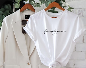 Minimalist Fashion Tee: Soft Cotton Graphic T-Shirt