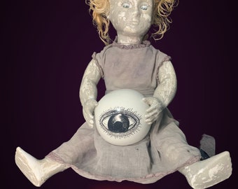 Visus Creepy Doll