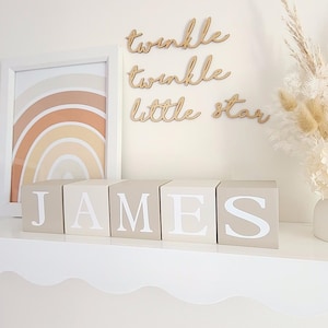 Bloques de nombre grandes / Bloques de nombre personalizados / Bloques de nombre de bebé / Regalo para recién nacidos / Decoración de guardería / Letrero de guardería / Decoración de estanterías / Regalo de cumpleaños