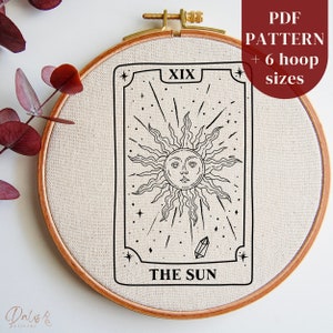 タロットカードの刺繍 PDF パターン: 太陽、魔女、天体のニードルポイント パターン、初心者向けハンドステッチ、サイキック DIY フープ アート デザイン