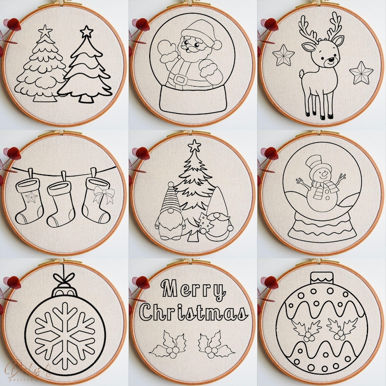 K&ouml;nnte beinhalten: Neun schwarz-wei&szlig;e Stickmuster zum Thema Weihnachten. Die Muster umfassen einen Schneemann, ein Rentier, einen Weihnachtsbaum, einen Gnom, einen Weihnachtsmann in einer Schneekugel, einen Schneeflocken-Anh&auml;nger, einen Mistelzweig und einen wellenf&ouml;rmigen Anh&auml;nger mit Mistelzweigen.