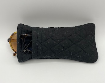 Estuche acolchado de tela suave con doble bolsillo para gafas de sol y gafas de vista de color negro