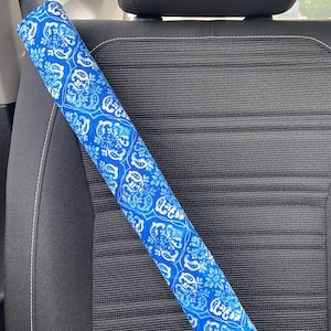 Soft Padded Blue Medallion Printed Cushioned Handmade Cotton Seatbelt Cover
