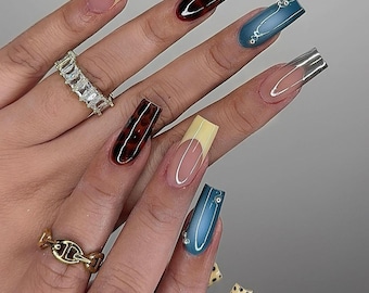 Uñas francesas amarillas con lunares y carey / Uñas postizas cuadradas transparentes / Diseño moderno de uñas hecho a mano