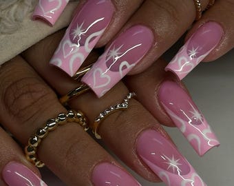 Rosa Herz Drücken Sie auf die Nägel | Niedliche rosa Swirl Herz Nägel | Lange Quadrat Handgemachte Gefälschte Nägel | Romantische Y2K Nailart