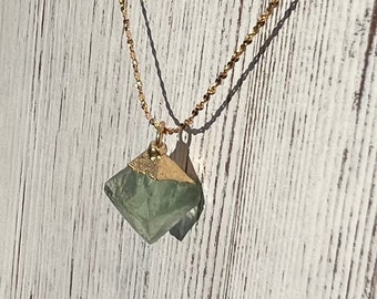 Green fluorite pendant necklace with quartz pendant for clarity quartz charm necklace gemstone necklace healing pendant for anxiety healing
