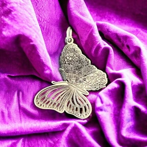 Silver butterfly pendant gift for her, Butterfly necklace, silver 925 jewelry, Butterfly charm, cute pendant, butterfly jewelry gift for mom