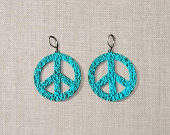 Orecchini oversize con simbolo della pace in patina verde, gioielli boho, grandi orecchini hippie regalo, orecchini vintage regalo, orecchini in stile retrò