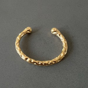 Gold stainless steel bangle for women golden metal bangle for her hammered bangle chunky bracelet for girl brangle gift for her gift for mom