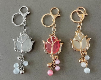 Keychain for women tulip keychain for her flower keychain gift for best friends fashion keychain shinny crystal tulip flower keyholder purse