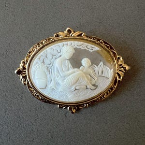 Cameo Brooch for Her Mother and Son brooch for Women gold tone cameo gift for Her vintage gift vintage cameo small brooch vintage jewelry
