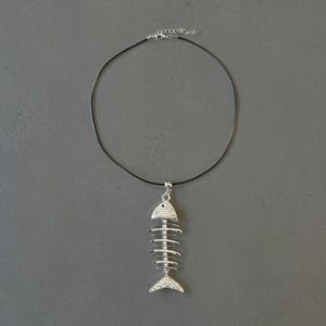 Fish Skeleton Pendant Necklace, Beach Necklace for Her, Sea Life Jewelry, Beach Jewelry, Oversized Ocean-Inspired Jewelry, Elegant Necklace